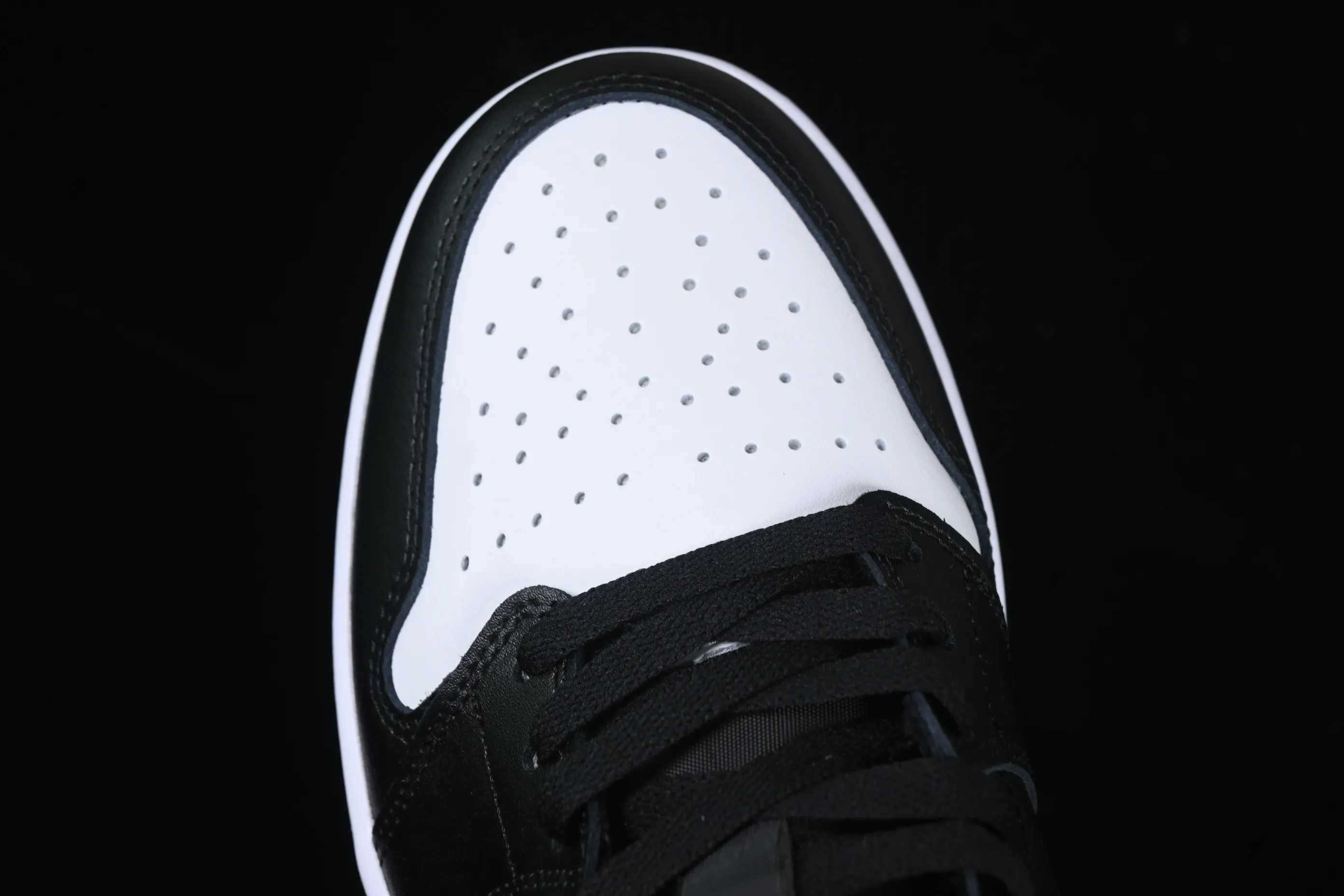 All categories Air Jordan Jordan series basketball shoes Air Jordan 1 Low Air Jordan 1 Low AJ1 Joe 1 black and white low-top retro basketball shoes 553558-043